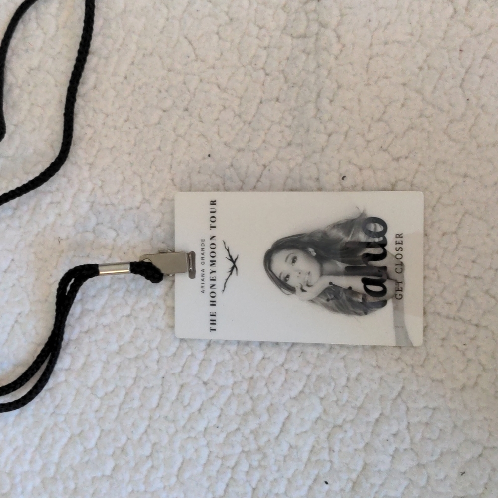 Ariana Grande honeymoon tour badge